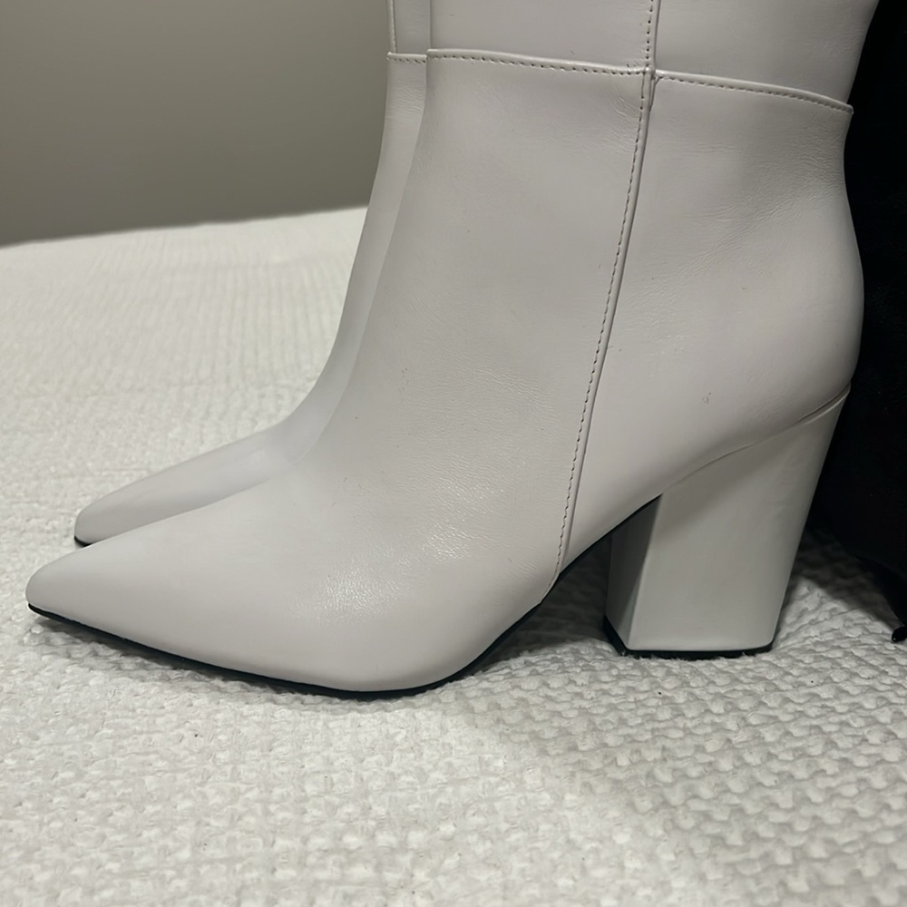 Nine West “Gabal” White Leather Tall Block Heel Pointy Toe Boots Size 7 NEW - Picture 14 of 16